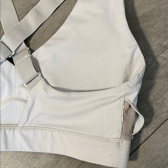 Fabletics White High Impact Padded Sports Bra, Size L - Picture 7 of 8